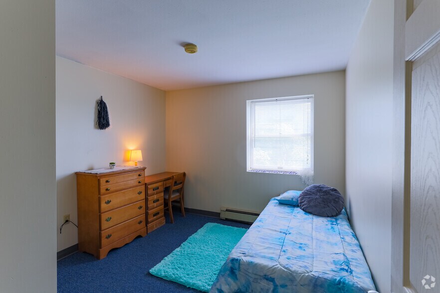 More Photos Of 2708 Wehnwood Rd, Altoona Apartments For Sale