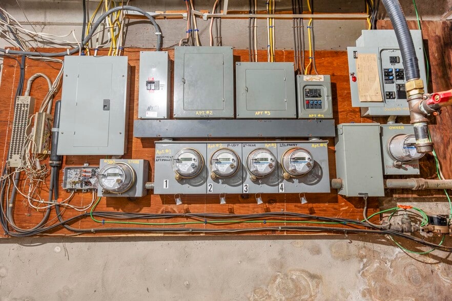 More Photos Of 380 Arch St, New Britain Apartments For Sale