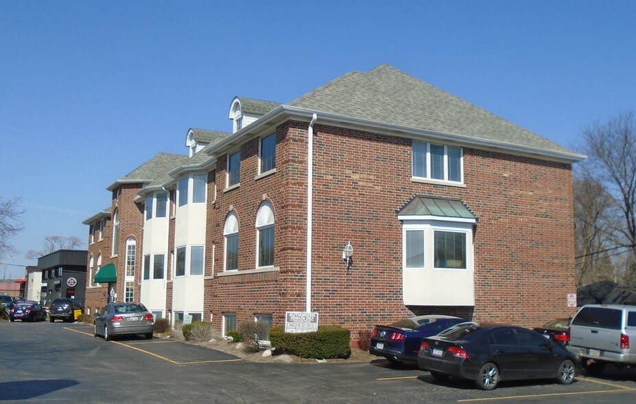 More Photos Of 655 Rockland Rd, Lake Bluff Office For Lease