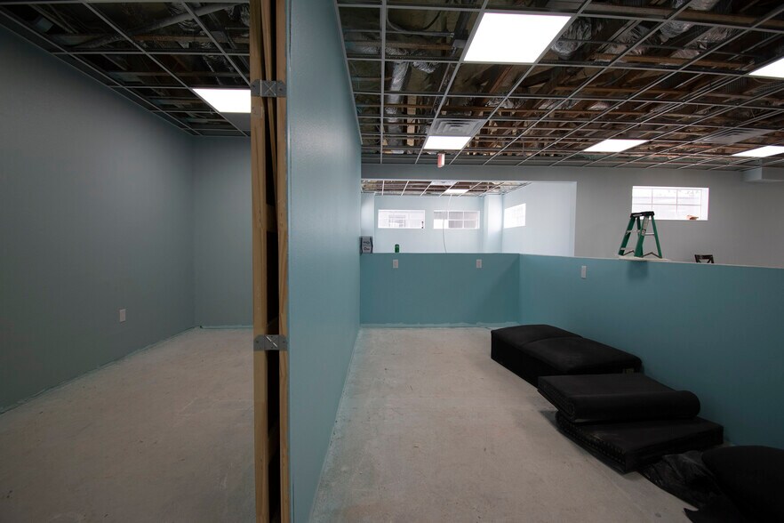 More Photos Of 4535 Tamiami Trl, Port Charlotte Office For Lease