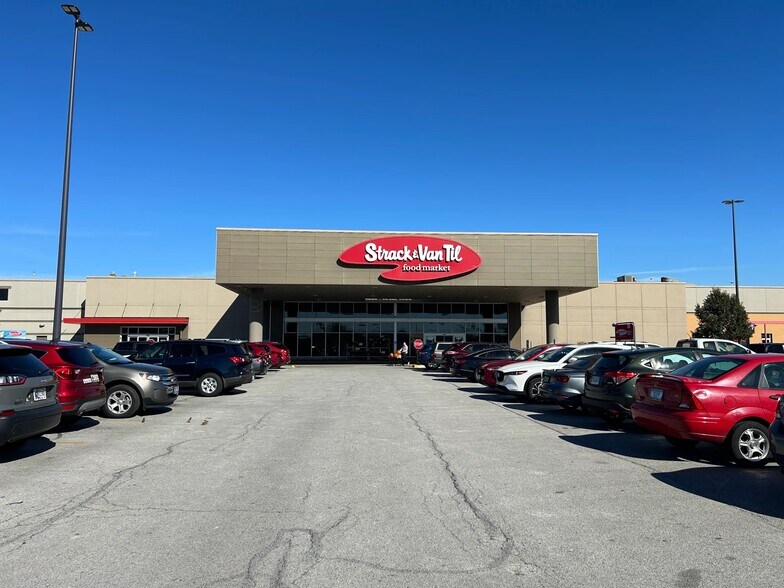 More Photos Of 1505-1525 US Highway 41, Schererville Department Store For Lease