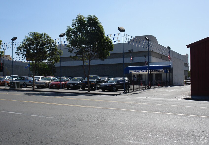 More Photos Of 110 W 8th St, National City Auto Dealership For Lease
