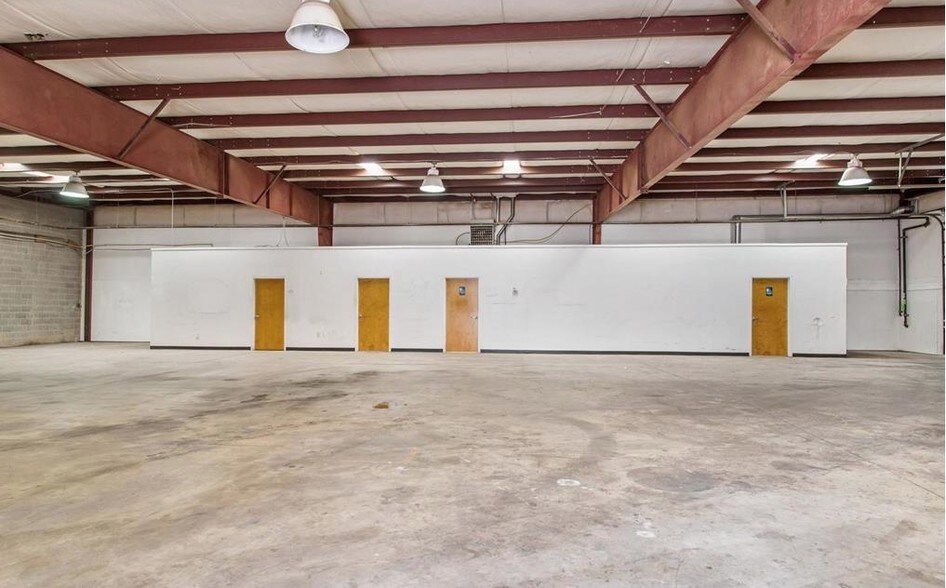 More Photos Of 1010 N Chester St, Baltimore Warehouse For Lease