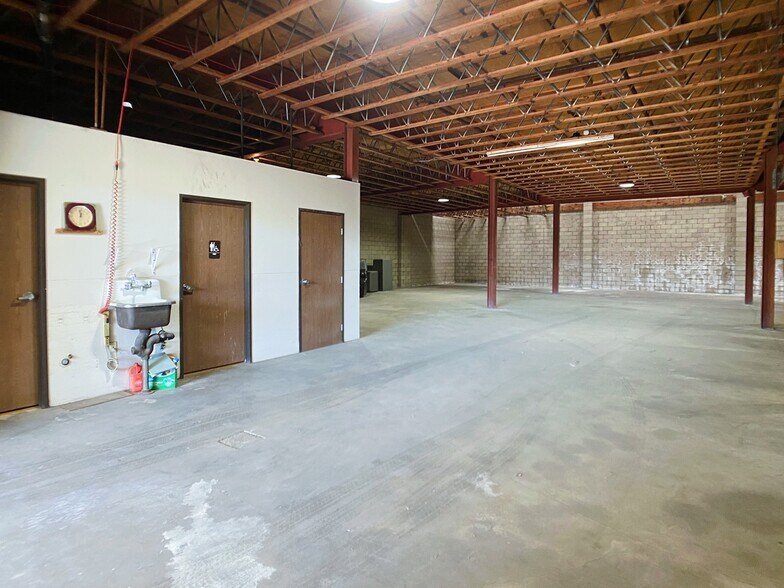 More Photos Of 9517 Gidley St, Temple City Manufacturing For Lease