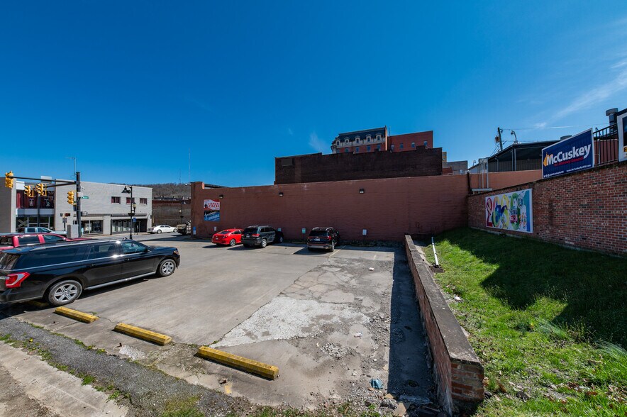 More Photos Of 347 W Main St, Clarksburg Office For Lease