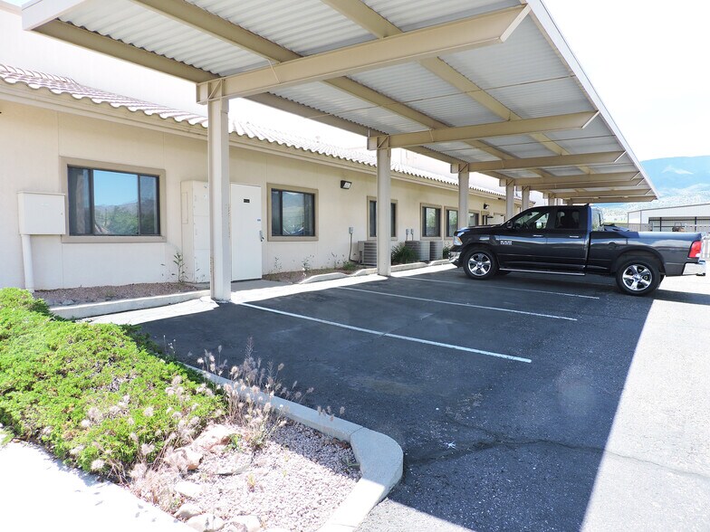 More Photos Of 500 S Willard St, Cottonwood Distribution For Lease