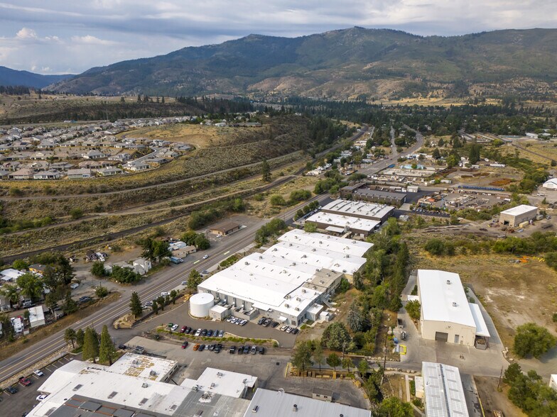 More Photos Of 2 Eric Cir, Verdi Warehouse For Sale