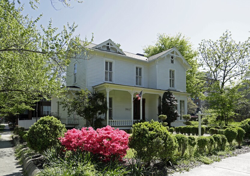 More Photos Of 224 W 10th St, Charlotte Restaurant For Sale