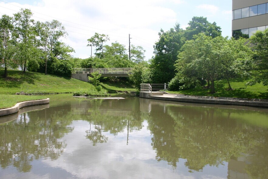 More Photos Of 5420 W Southern Ave, Indianapolis Office For Sale