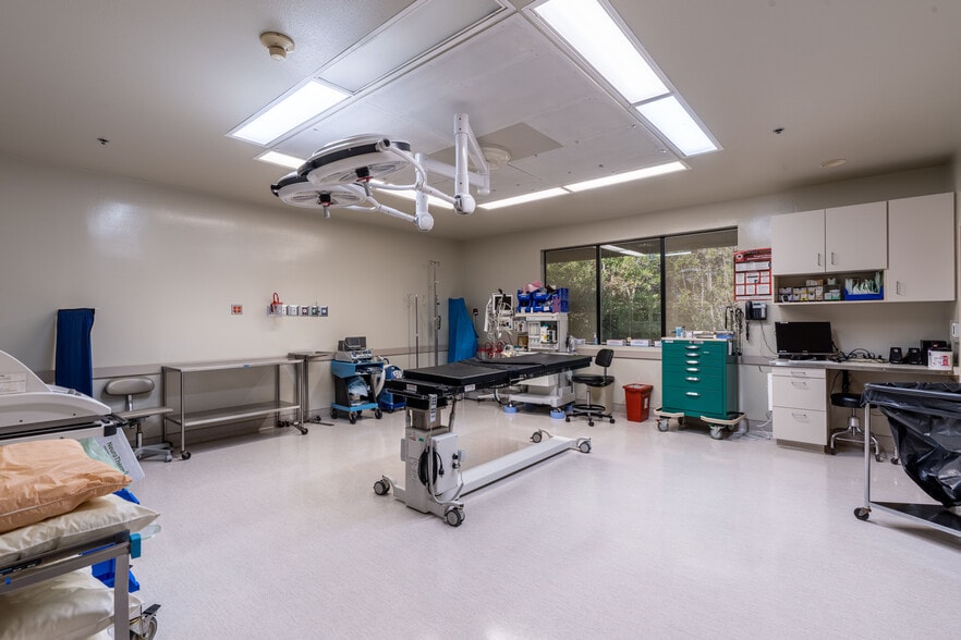 More Photos Of 2699 N 17th St, Coos Bay Medical For Sale