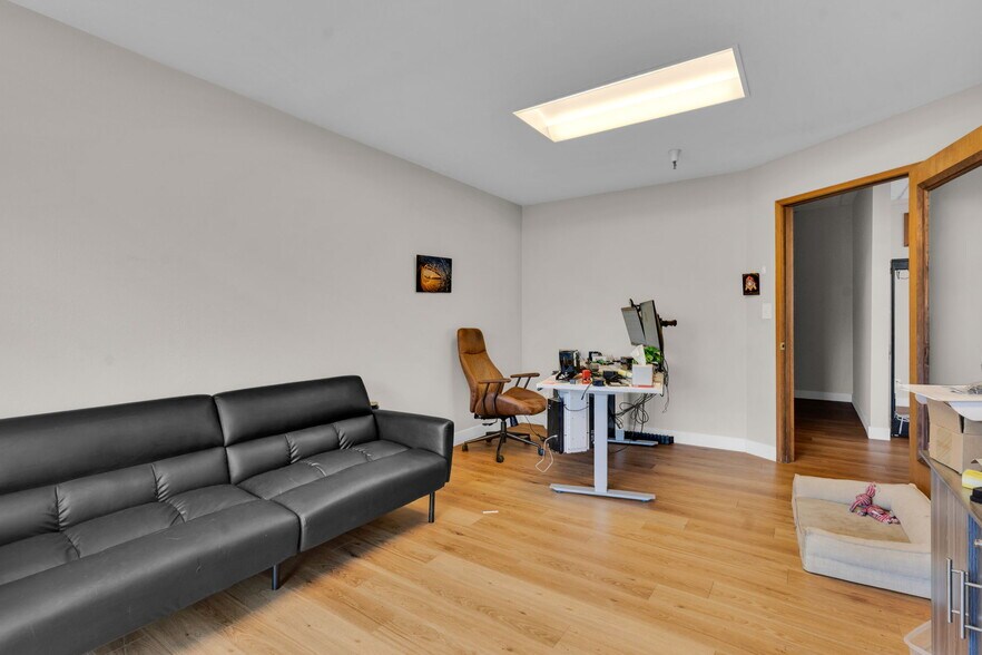 More Photos Of 390-400 Morris St, Sebastopol Warehouse For Sale