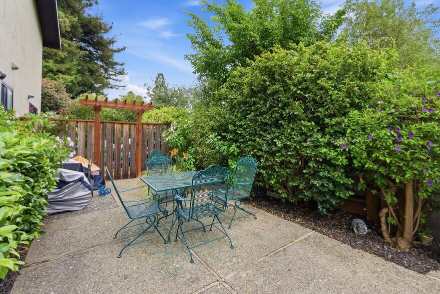 More Photos Of 517 Stannage Ave, Albany Apartments For Sale