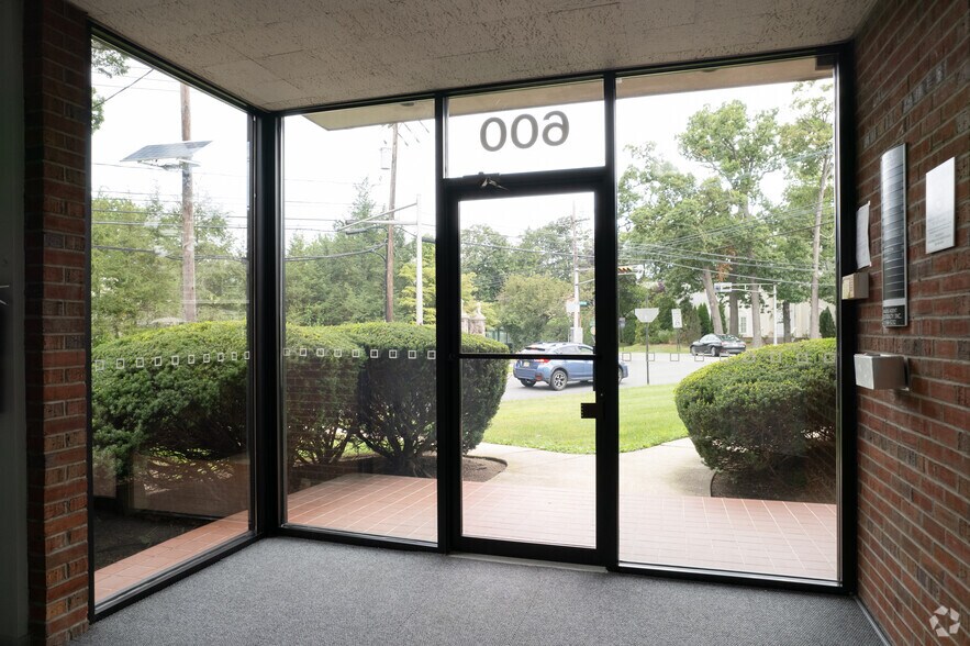 More Photos Of 600 Palisade Ave, Englewood Cliffs Office For Lease