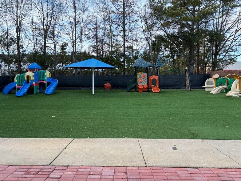 More Photos Of 205 Market Pl, Roswell Schools For Sale