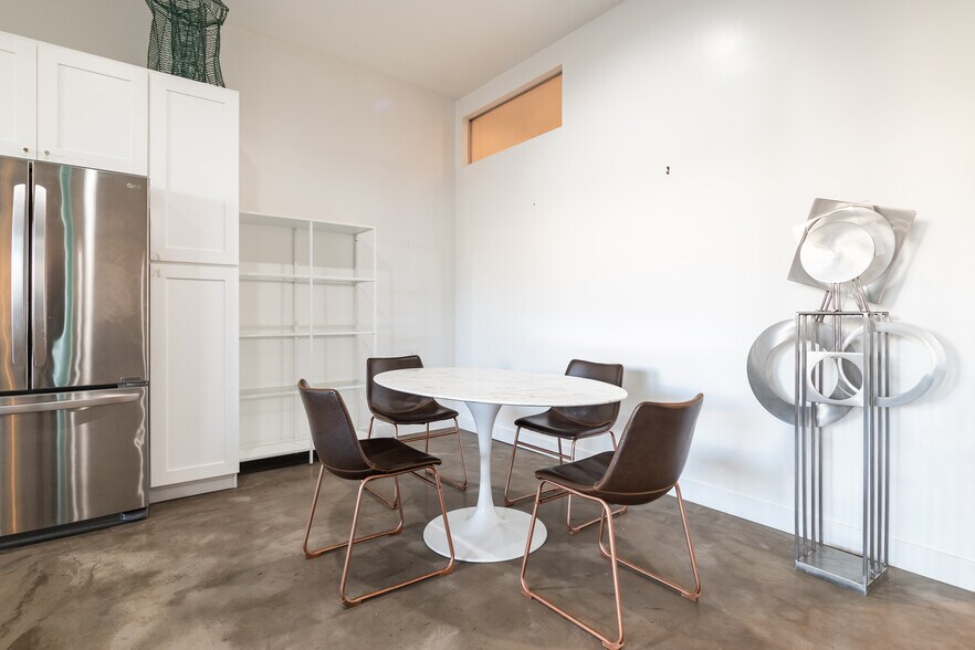 More Photos Of 5655 E Beverly Blvd, Los Angeles General Retail For Lease