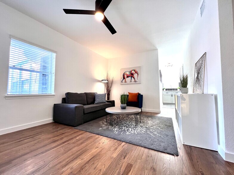 More Photos Of 415 Fairview St, Houston Apartments For Sale