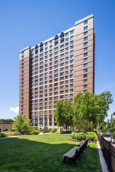 More Photos Of 15-27 Bank St, White Plains Apartments For Lease