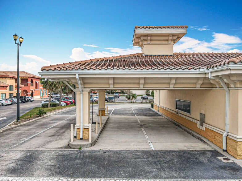 More Photos Of 9105 Town Center Pky, Bradenton Medical For Sale