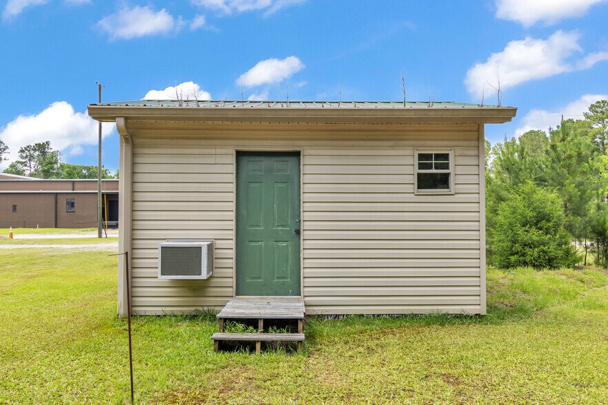 More Photos Of 121 Trotter Industrial Ln, Saluda Warehouse For Lease