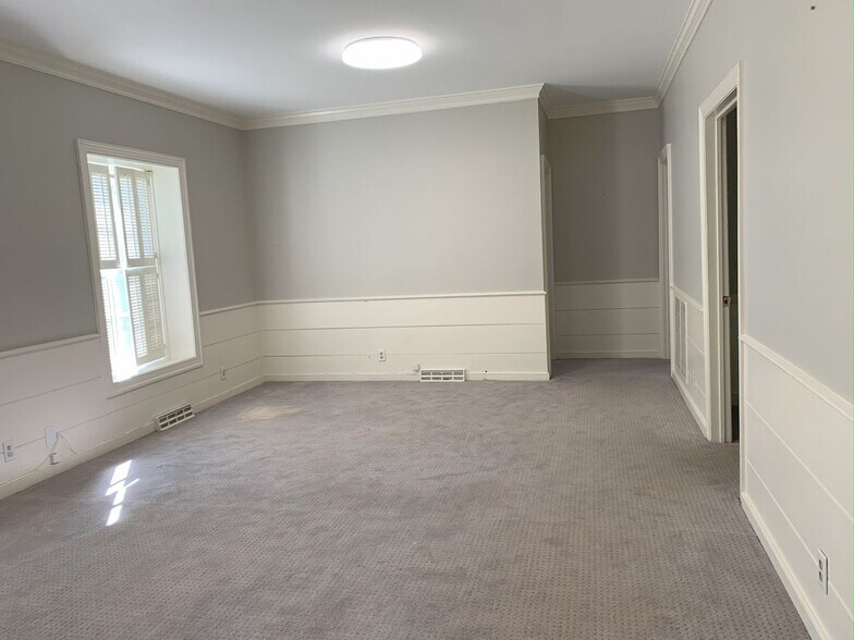 More Photos Of 2305 Commonwealth Dr, Charlottesville Office For Sale