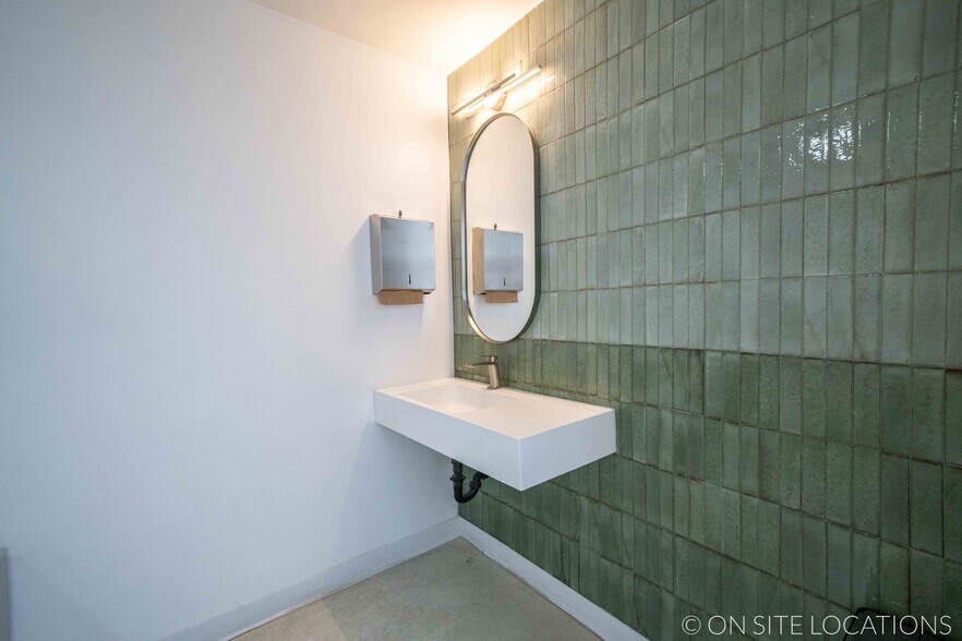 More Photos Of 9520 W Jefferson Blvd, Culver City Loft Creative Space For Lease