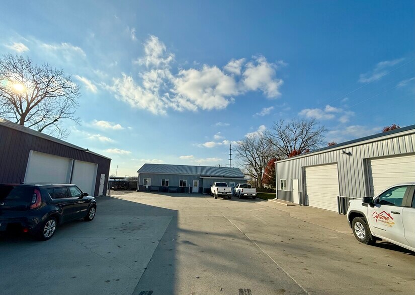 More Photos Of 431 Whitney Ave, Ames Warehouse For Sale