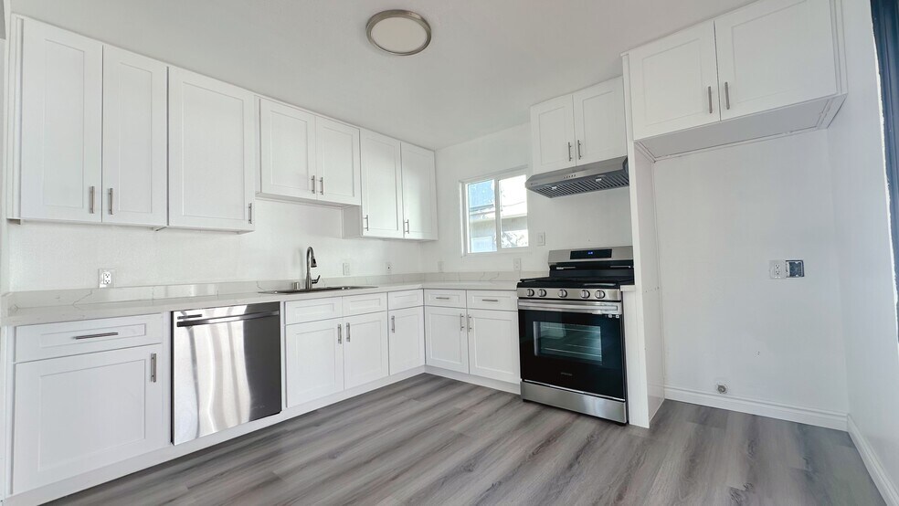 More Photos Of 3759 W 182nd St, Torrance Multifamily For Sale
