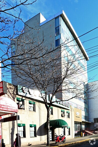 More Photos Of 13631 41st Ave, Flushing Office For Lease