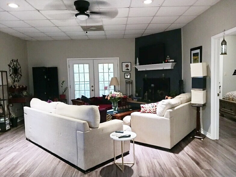 More Photos Of , Wimberley General Retail For Sale