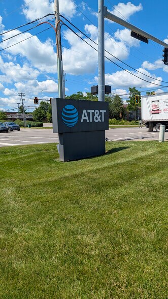More Photos Of 1020 N Lexington Springmill Rd, Ontario Freestanding For Lease