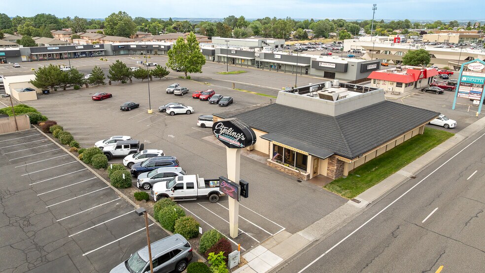 More Photos Of 3200 W Clearwater Ave, Kennewick Restaurant For Sale