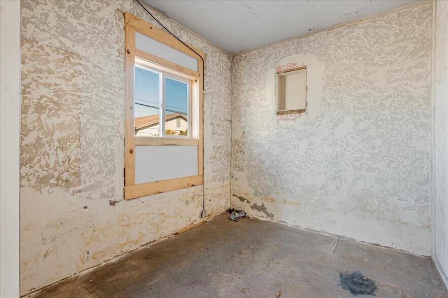 More Photos Of 624 Park Blvd, Orange Cove General Retail For Sale