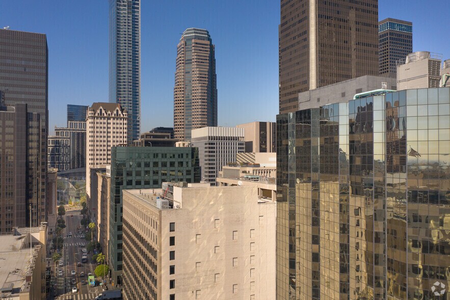 More Photos Of 617 W 7th St, Los Angeles Office For Lease