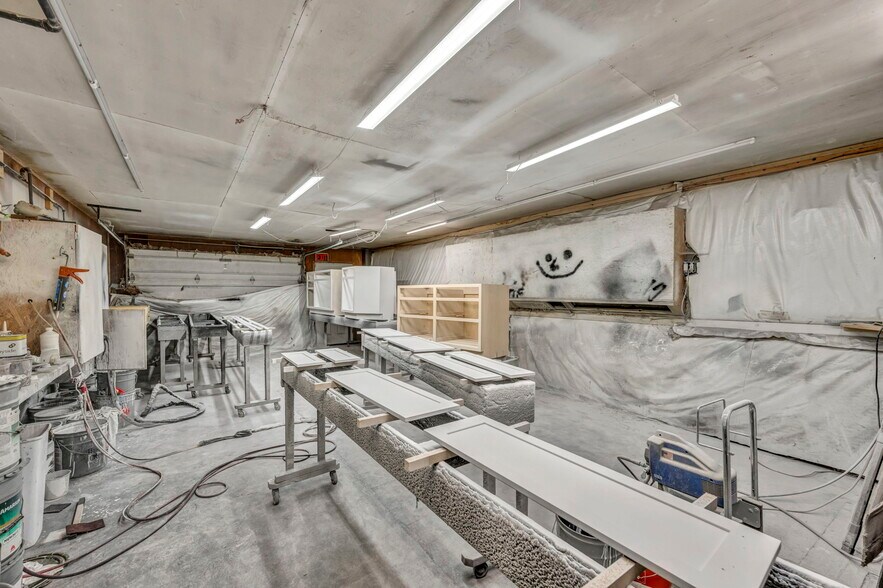 More Photos Of 100 Factory St, LaGrange Flex For Sale