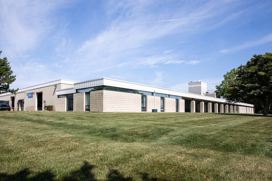 More Photos Of 8400 Darrow Rd, Twinsburg Manufacturing For Lease
