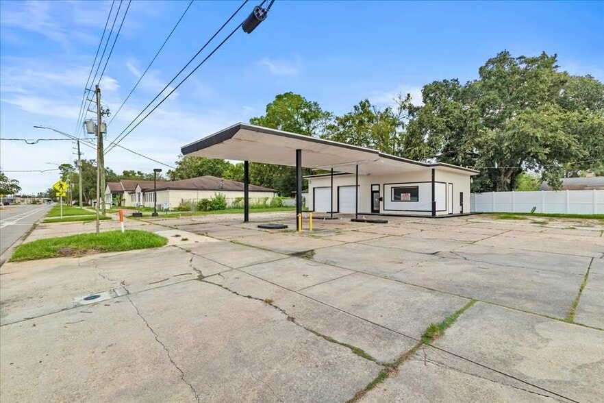 More Photos Of 749 S Edgewood Ave, Jacksonville Auto Repair For Sale