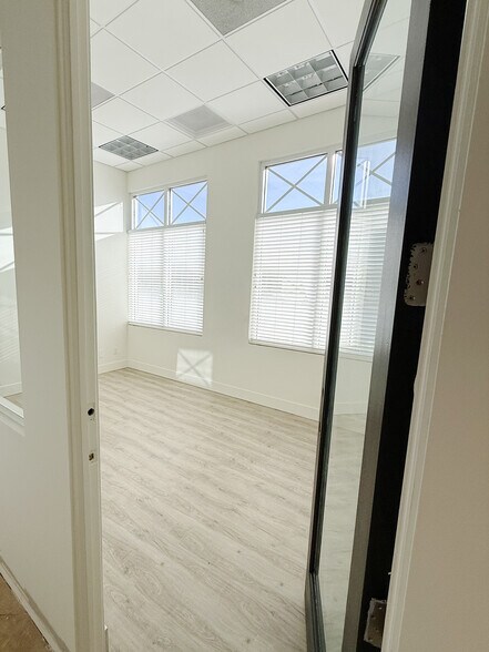 More Photos Of 4660 Cardinal Way, Naples Unknown For Lease