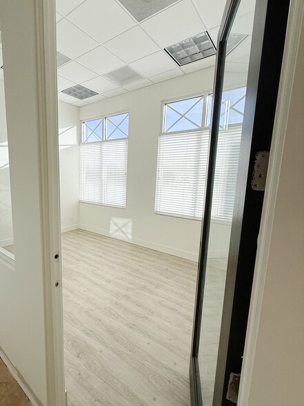 More Photos Of 4660 Cardinal Way, Naples Unknown For Lease