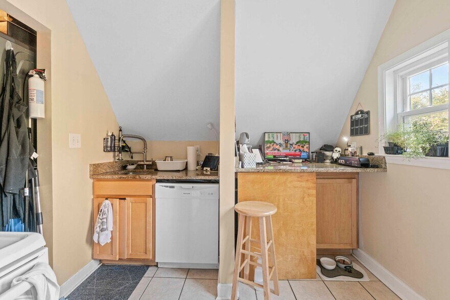 More Photos Of 5011 Roland Ave, Baltimore Apartments For Sale