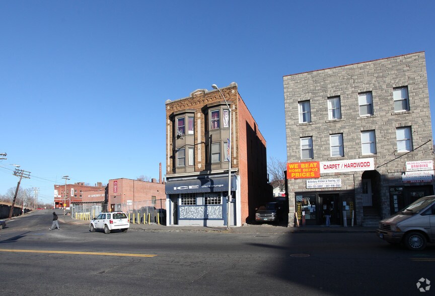 More Photos Of 506 W Main St, Waterbury Storefront Retail Residential For Sale