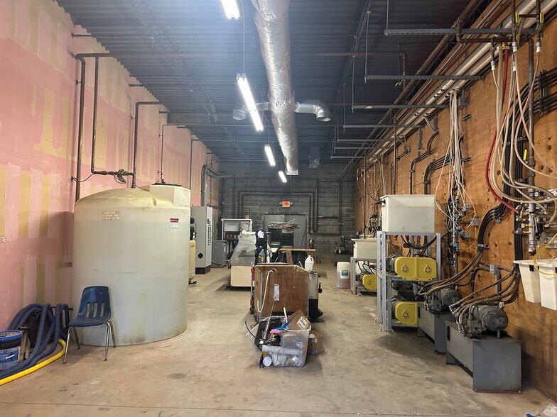 More Photos Of 4150 Jonesboro Rd, Forest Park Freestanding For Lease