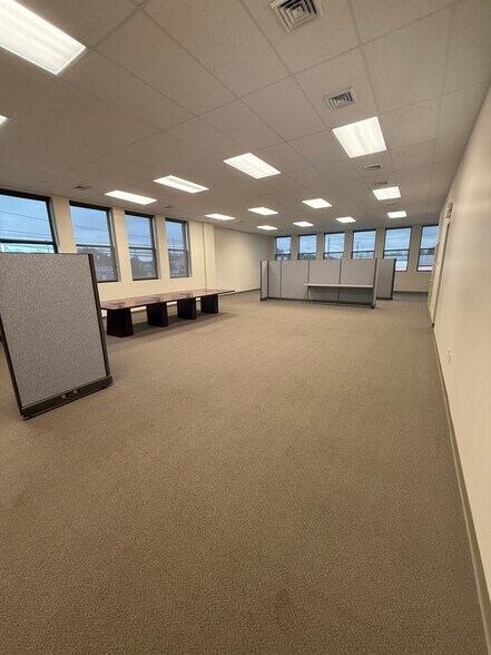 More Photos Of 3218 Lake Shore Rd, Buffalo Office For Lease