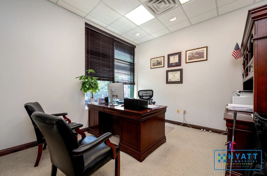More Photos Of 1906 Towne Centre Blvd, Annapolis Office For Sale