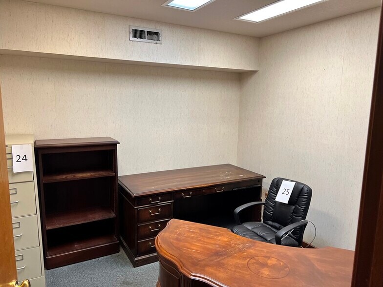 More Photos Of 5546 S 79th East Pl, Tulsa Office For Lease
