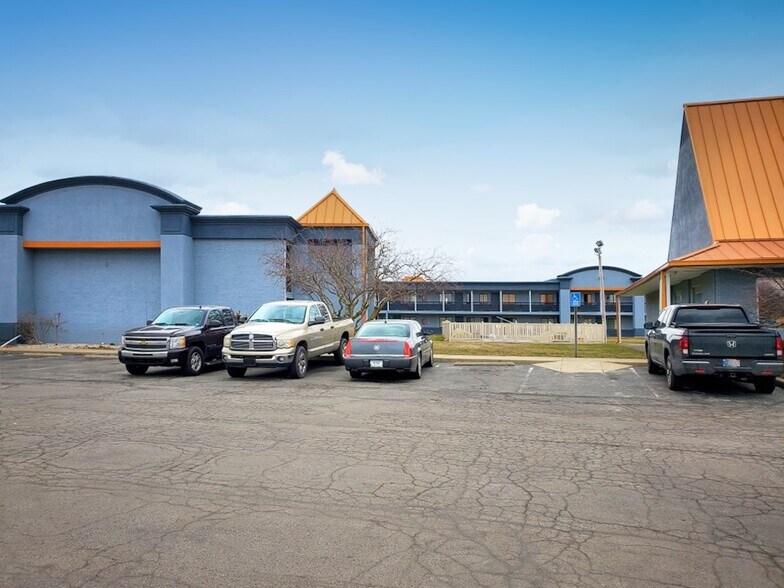 More Photos Of 3980 S Reed Rd, Kokomo Hotel For Sale