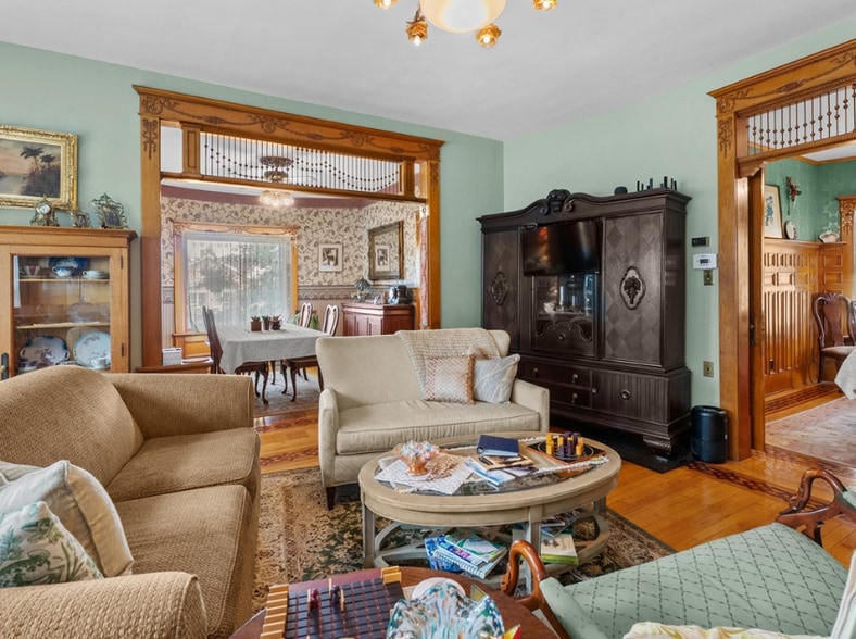 More Photos Of 908 Michigan St, Sturgeon Bay Hospitality For Sale