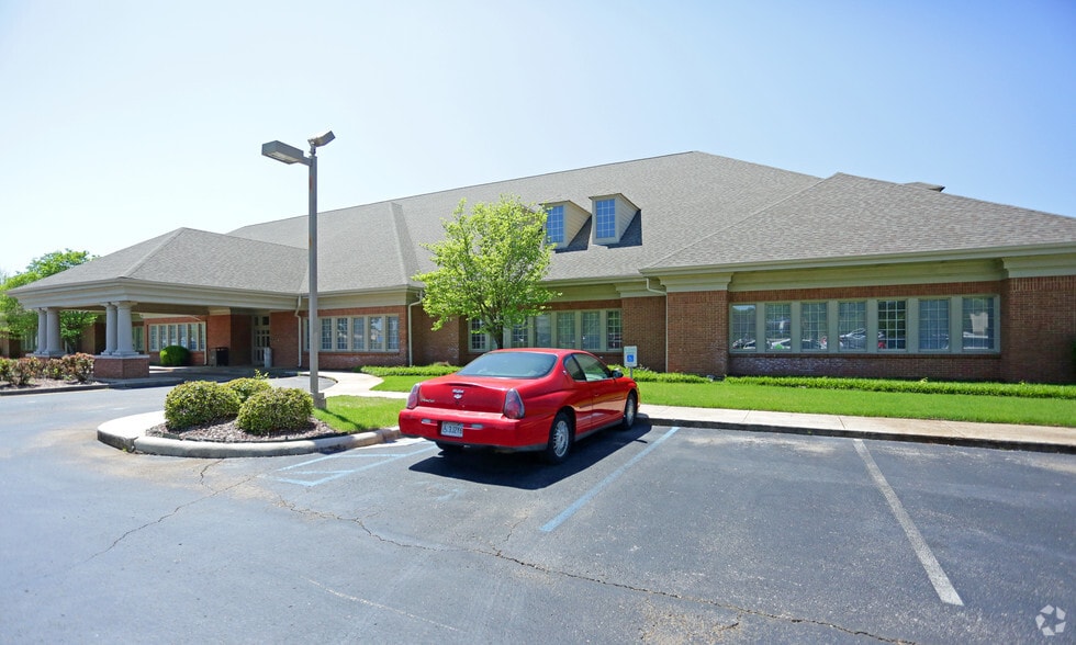 More Photos Of 540 Hughes Rd, Madison Medical For Lease