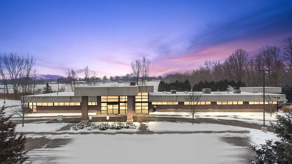 Primary Photo Of 1794 N Lapeer Rd, Lapeer Medical For Sale