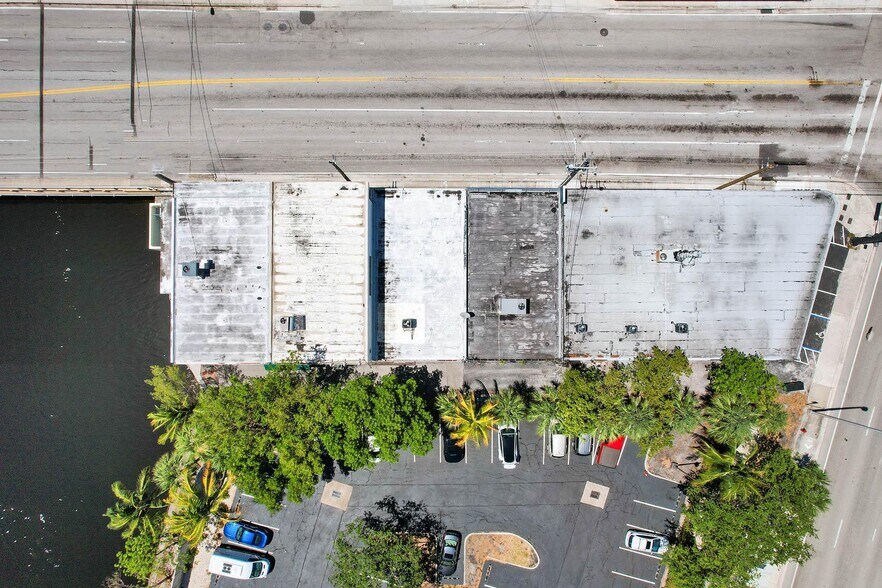 More Photos Of 2208 NE 26th St, Fort Lauderdale Office For Lease