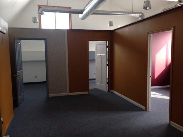 More Photos Of 3607 N White Bear Ave, White Bear Lake Unknown For Lease